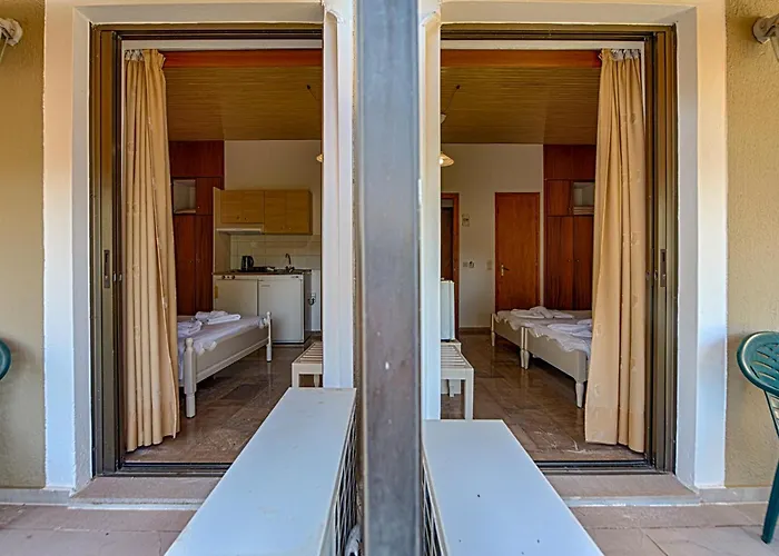 Ionis Hotel