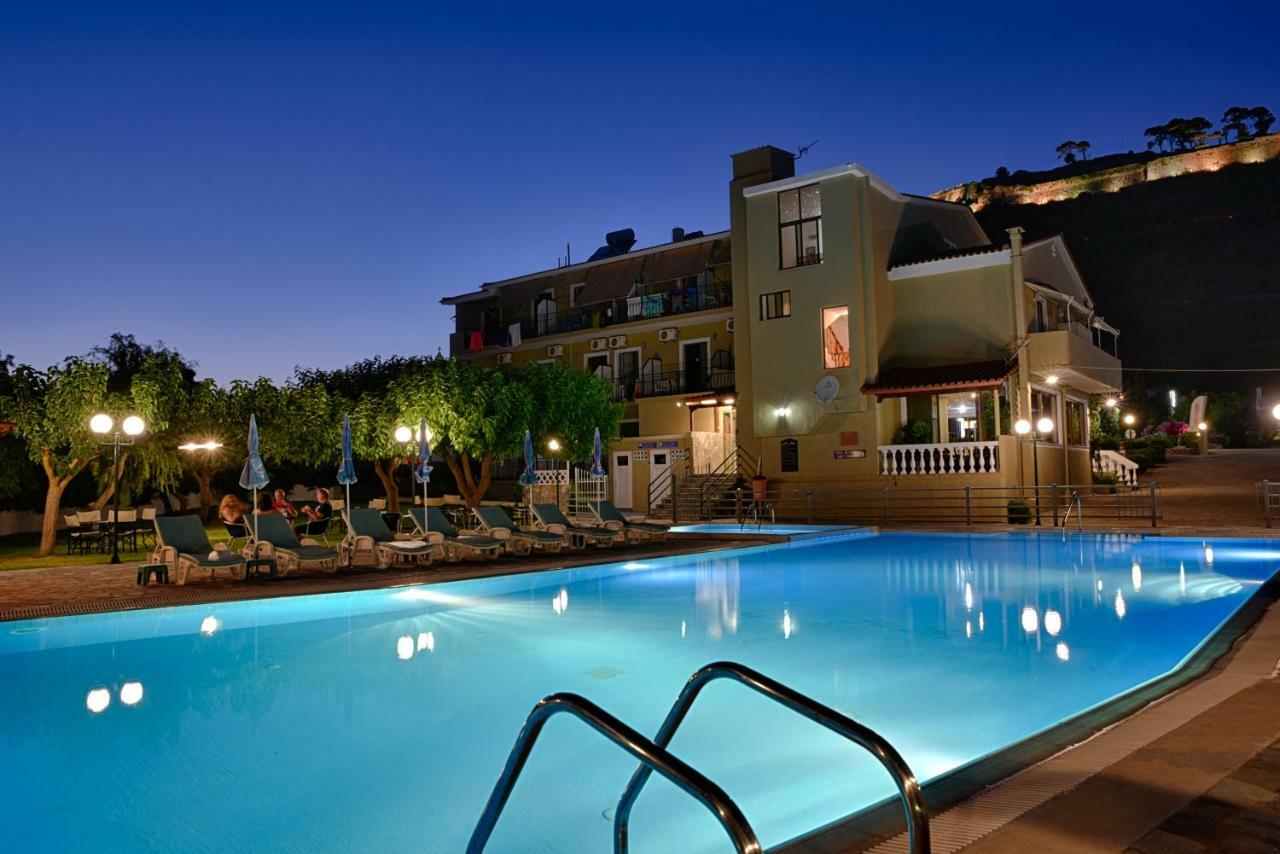 Hotel Ionis 2*