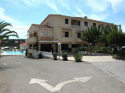 Hotel Ionis 2*